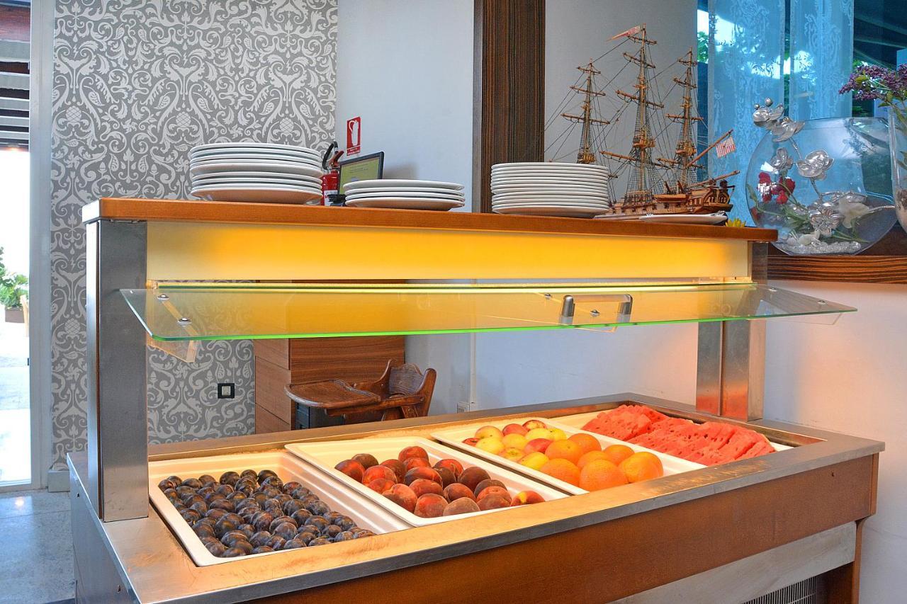 Hotel Jona Podstrana Ngoại thất bức ảnh